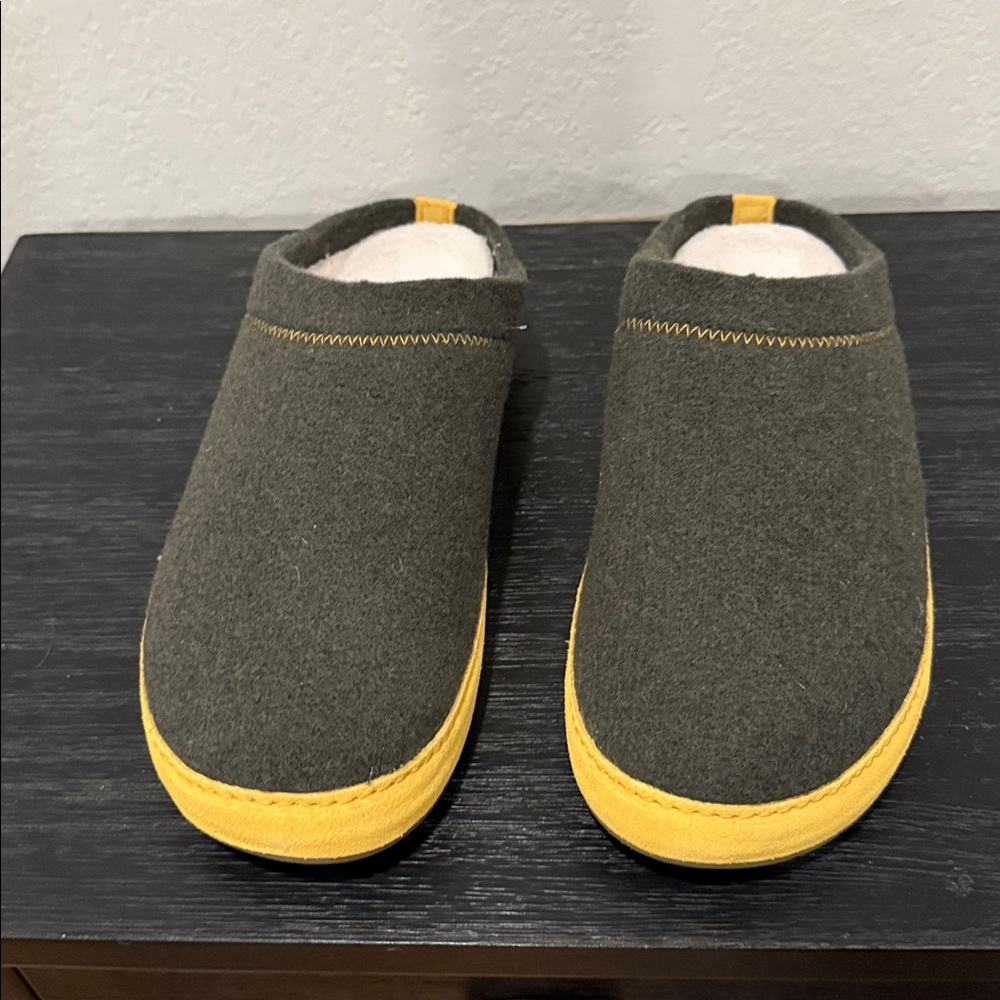 Men's Slip-On Shoes - Yellow and Gray - Picture 3 of 3
